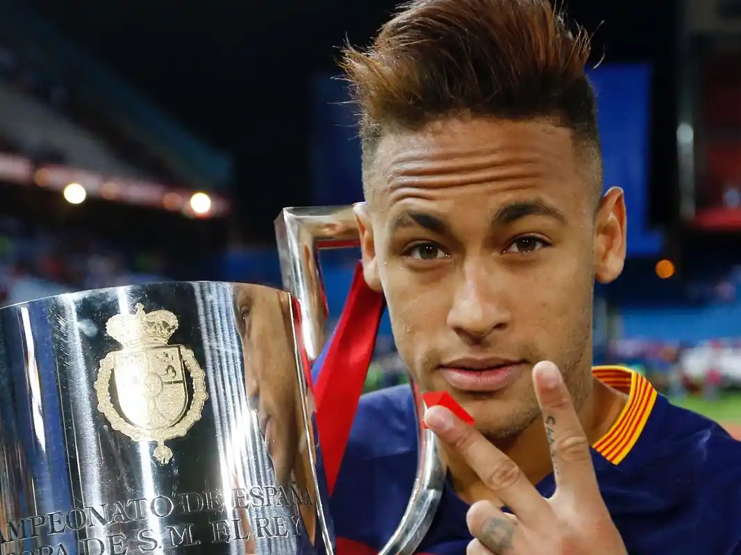 佩佩再次展 佩佩再次展